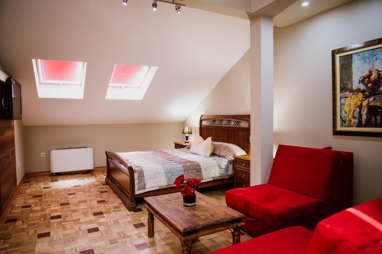 Bela Kuka Hotel Bitola Bagian luar foto