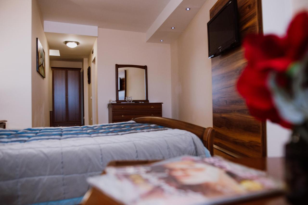 Bela Kuka Hotel Bitola Bagian luar foto