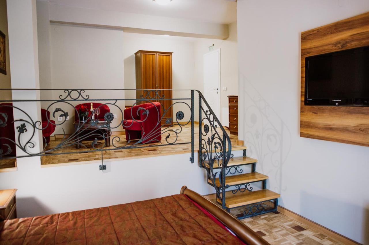Bela Kuka Hotel Bitola Bagian luar foto