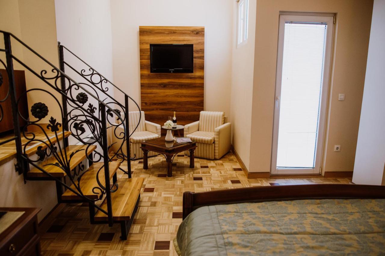 Bela Kuka Hotel Bitola Bagian luar foto