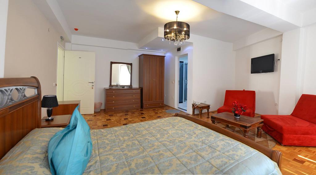 Bela Kuka Hotel Bitola Bagian luar foto